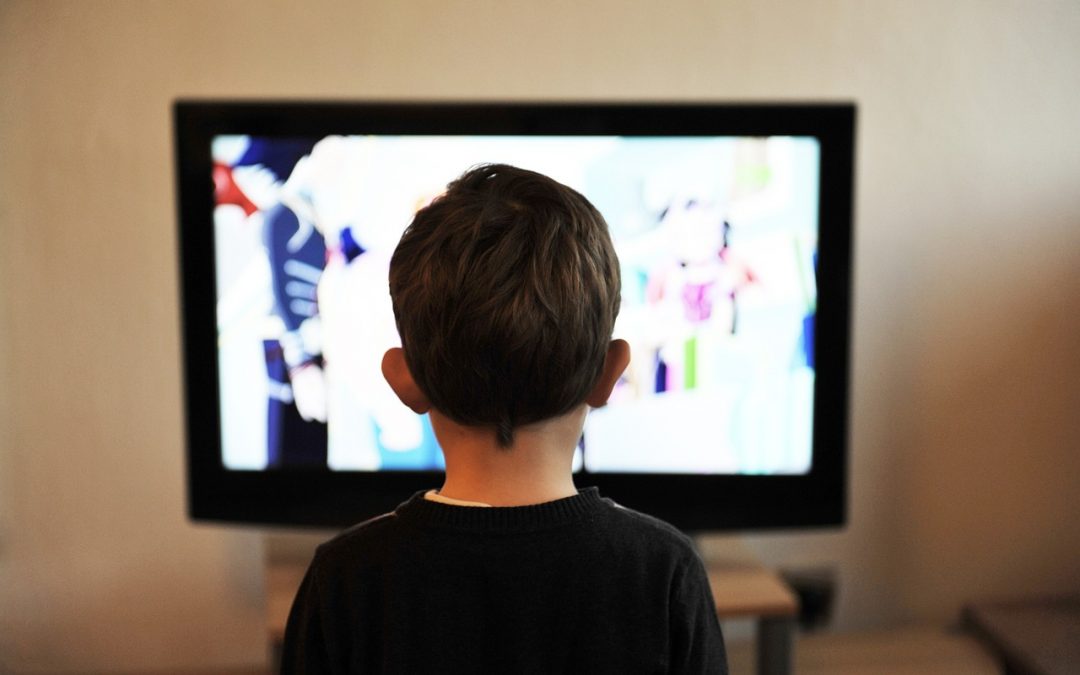 Kinder tummeln sich auf Youtube und Whatsapp